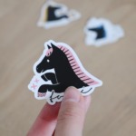 デザイン会社だからできる複合施設のイベント｜tone villageで「新春ステッカーくじ」を開催しています。